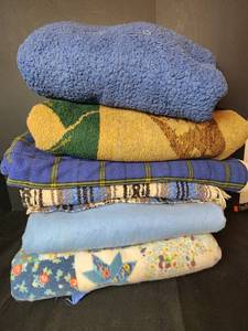 lot 397 image: Blankets