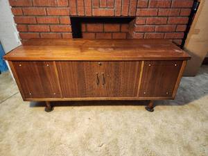 lot 14 image: Lane Cedar Trunk 51x18x22