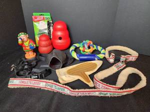 lot 399 image: Large Dog Supplies