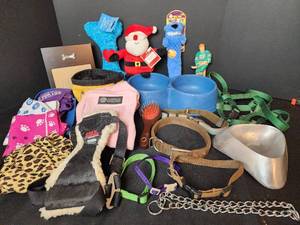 lot 400 image: Medium-Large Dog Supplies (Thunder Shirt is Large)