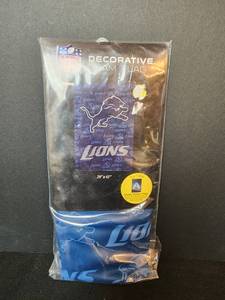 lot 405 image: NIP Detroit Lions Decorative Team Flag 29x43