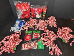 lot 414 image: Gift Bows and Name Tags