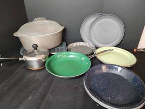 lot 450 image: Pans and Enamelware Dinner Plates