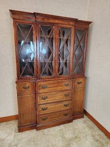lot 23 image: China Cabinet 51x15x74