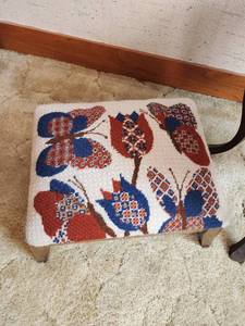 lot 25 image: Vintage Footstool