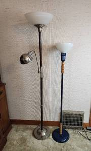 lot 31 image: (2) Floor Lamps (power on)