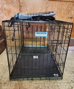lot 51 image: Precision Pet Kennel (2 door with divider) 22.5x36x25