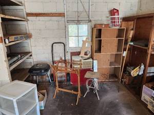 lot 604 image: Contents of Back Wall in Garage