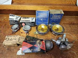 lot 643 image: Vintage Automotive Lights