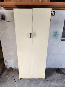 lot 648 image: Shop Cabinet 24x16x60