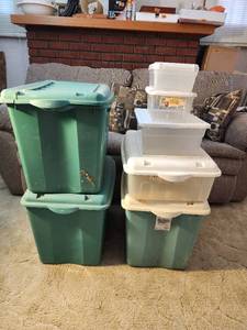 lot 494 image: (3) 24 Gallon Totes with Lids and (4) Smaller Totes with Lids