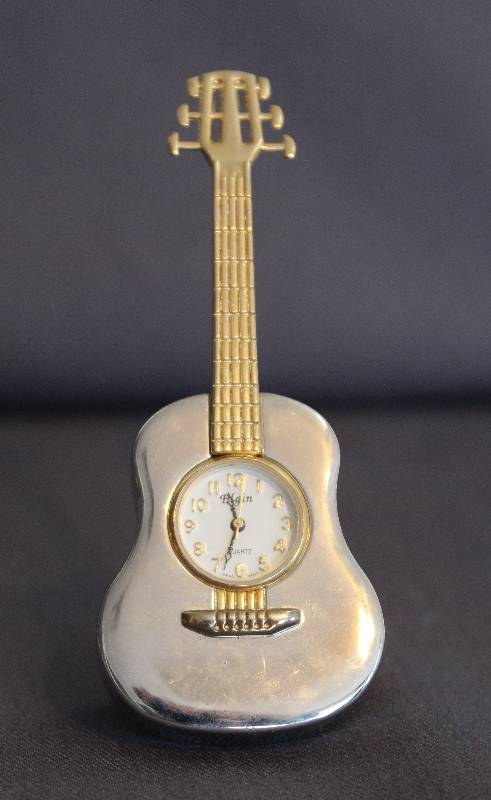 lot 4008 image: Elgin Quartz Miniature Guitar Timepiece Clock