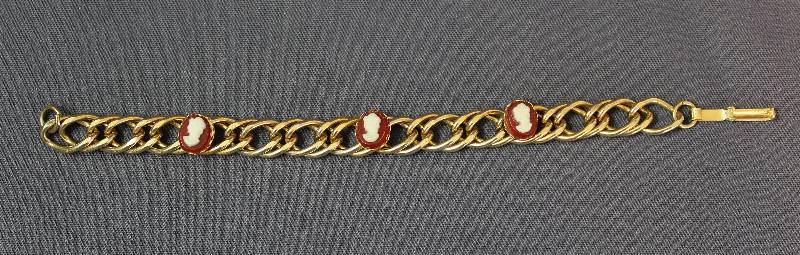 lot 4017 image: Very Nice Gold tone Cameo Bracelet Has 3 Cameos