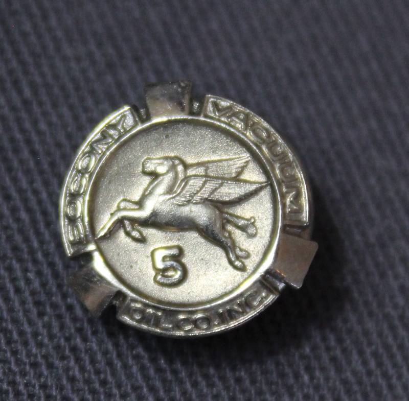 lot 4038 image: Socony Vacuum Oil Co. Inc Lapel Pin w spin back