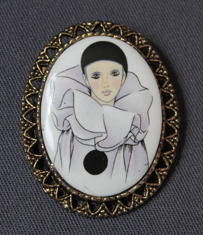 lot 4043 image: Ceramic Ornate Clown Pin