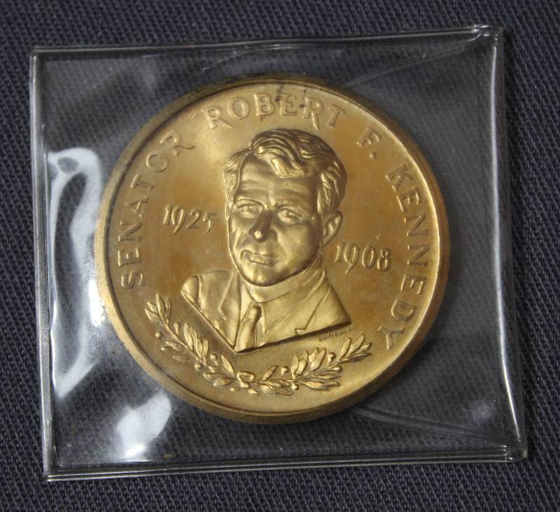 lot 4055 image: Beautiful 1925-1968 Senator Robert F Kennedy COIN