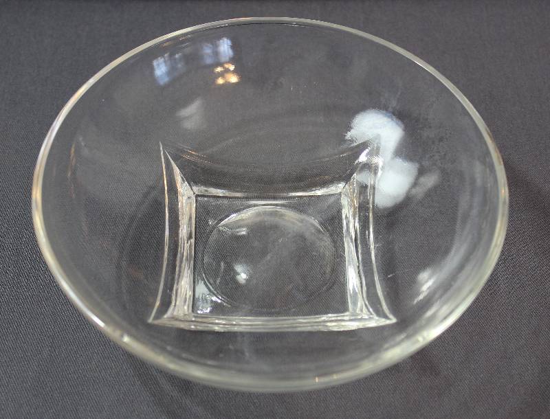 lot 4077 image: Clear Glass 6-inch Candy Bowl w Square Base
