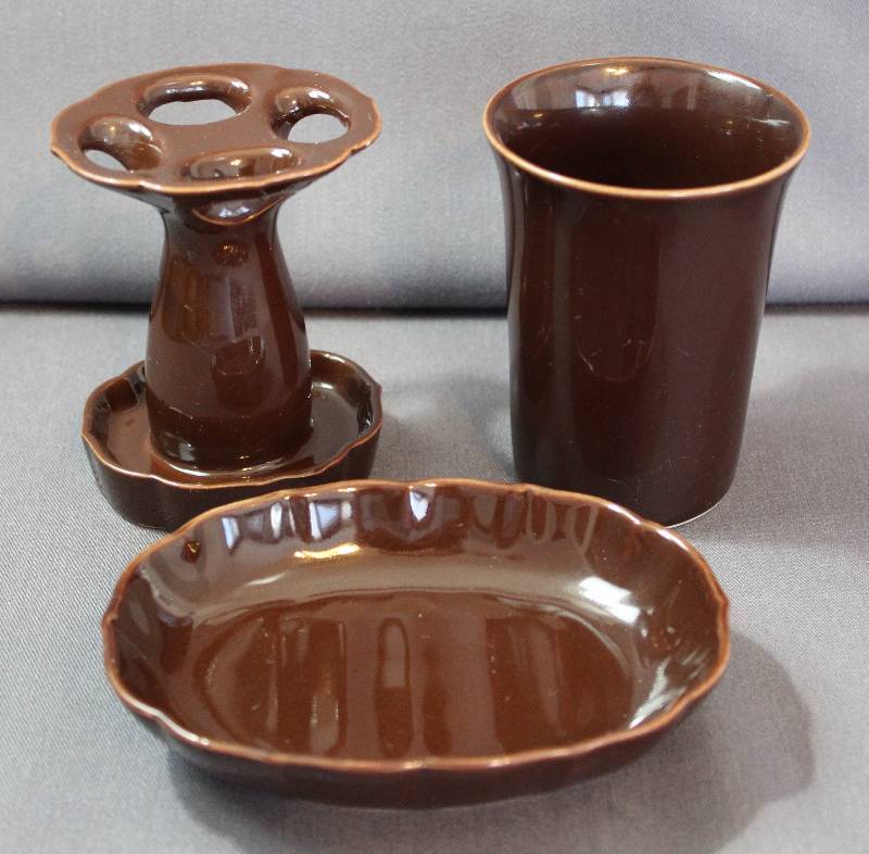 lot 4080 image: Japanese Brown Ceramic Bathroom Cup, Toothbrush & Soap Holders