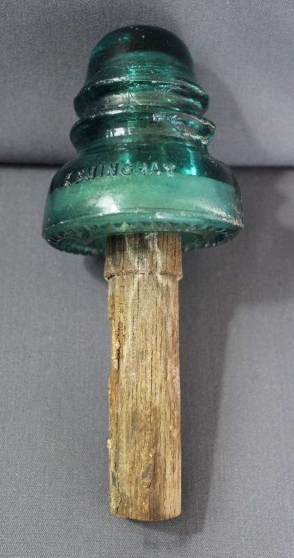 lot 4087 image: Vintage Hemingray Green Glass Insulator No. 40, mounted on Wood Pole
