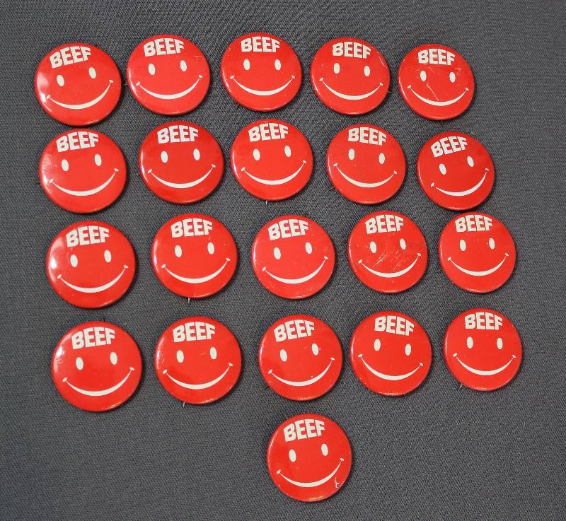 lot 4132 image: Lot of BEEF Advertisement Buttons from Beef Industry Council - NLSMB