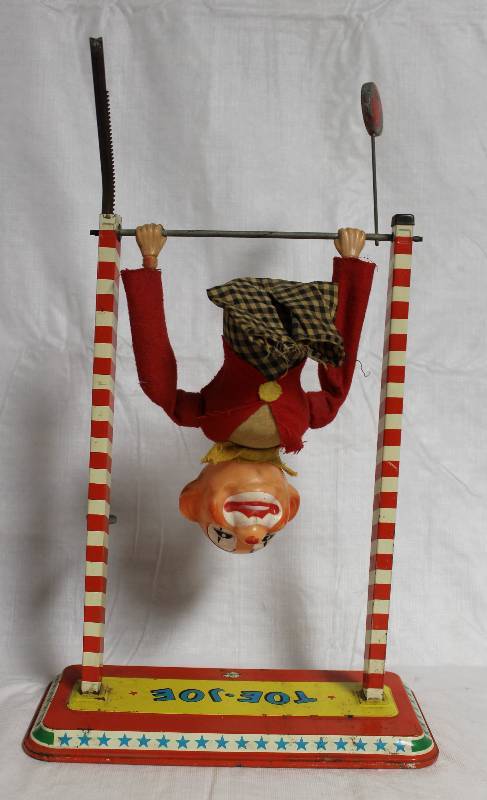 lot 5013 image: 1950s Tin Toy of the Acrobat Clown, Toe Joe