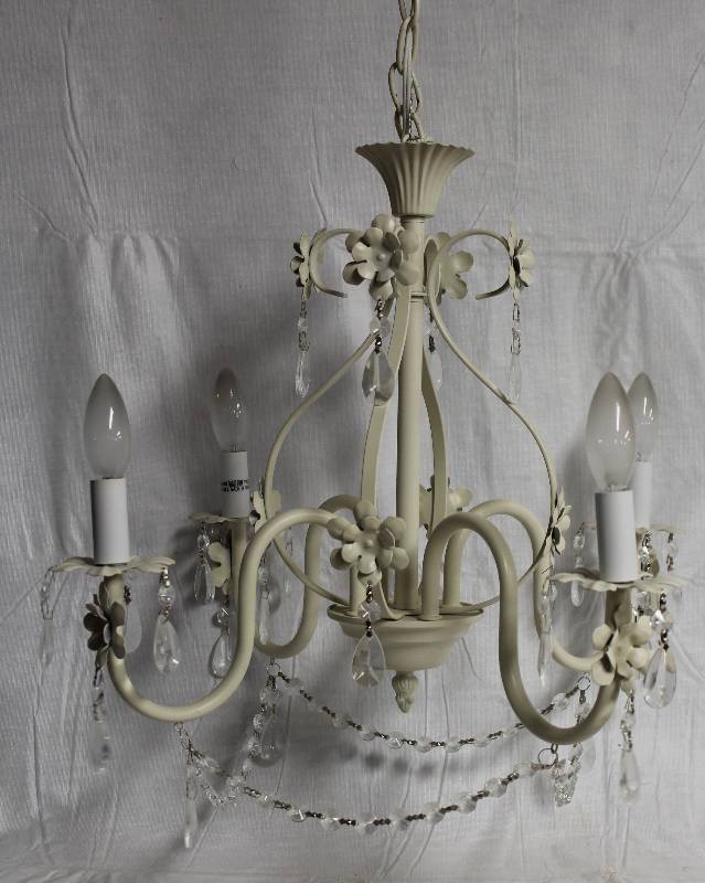 lot 9294 image: Nice Patriot Lighting� Dierdre 20 4-Light Antique White Chandelier
