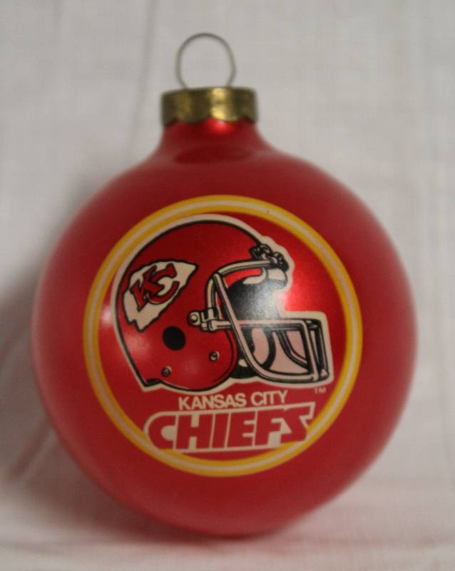lot 4164 image: Kansas City Chiefs Plastic Ball Ornament Very Nice