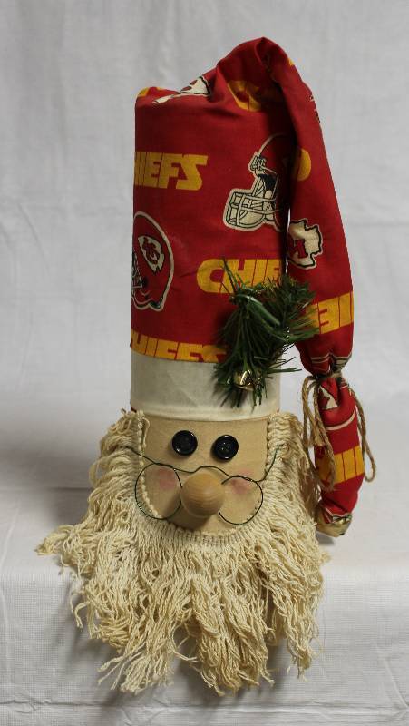 lot 4166 image: Neat Kansas City Chiefs Santa w Bells & Wire Glasses Christmas Dcor for Shelf