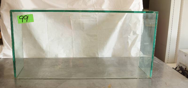 lot 6115 image: Heavy Glass Enclosure - Show  Sneeze Guard