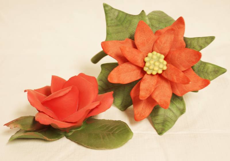 lot 2336 image: Lenox Poinsettia - 1991 Fine Porcelain & Beautiful Capodimonte Italian Rose - AWESOME
