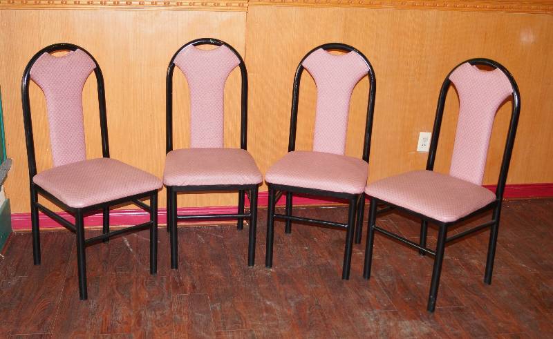 lot 5229 image: Lot of 4 - Heavy Duty Restaurant Dining Chairs - Mauve Color
