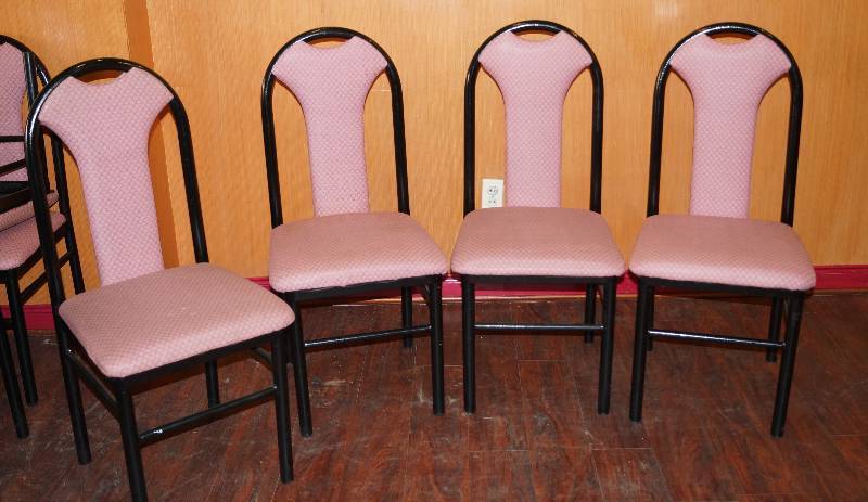 lot 5231 image: Lot of 4 - Heavy Duty Restaurant Dining Chairs - Mauve Color