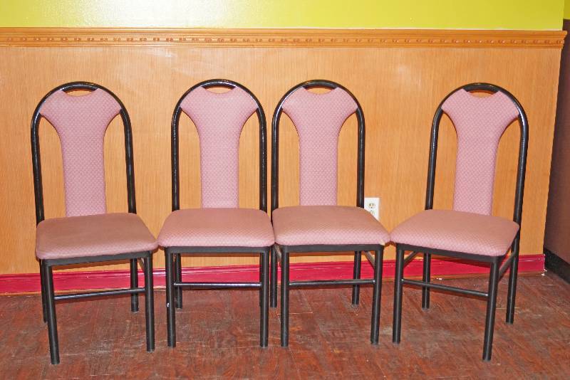 lot 5236 image: Lot of 4 - Heavy Duty Restaurant Dining Chairs - Mauve Color