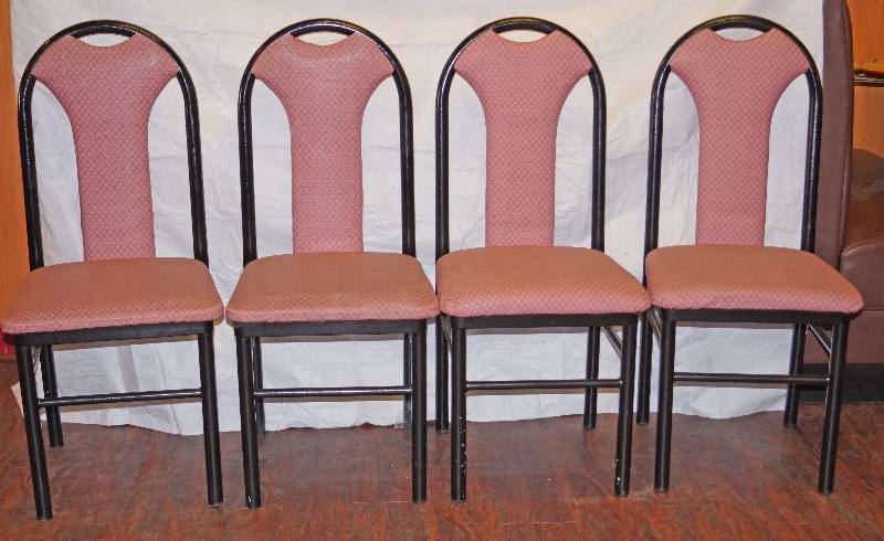 lot 5242 image: Lot of 4 - Heavy Duty Restaurant Dining Chairs - Mauve Color