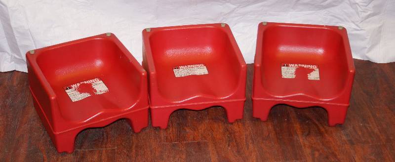 lot 5106 image: Lot of 3 CAMBRO Booster Seats - Red - Stackable