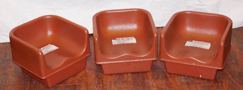 lot 5107 image: Lot of 3 CAMBRO Booster Seats - Brown - Stackable
