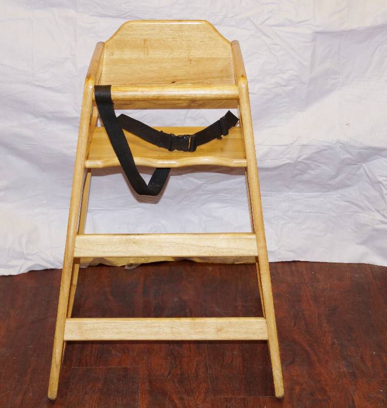 lot 5110 image: Wooden Restaurant -Style High Chair