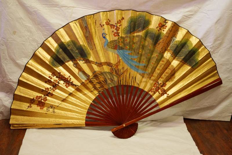 lot 5121 image: Large Decorative Fan - Asian Design 70 wide 39.5 tall