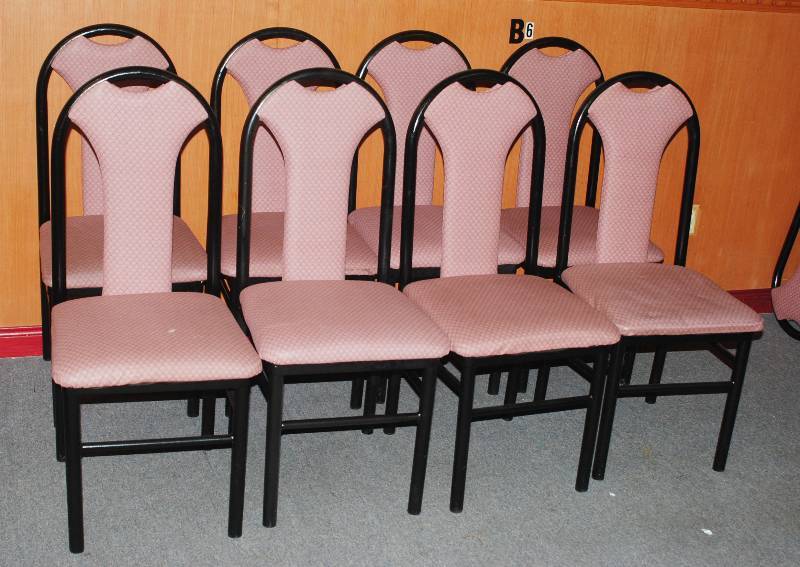 lot 5211 image: Lot of 8 - Heavy Duty Restaurant Dining Chairs - Mauve Color