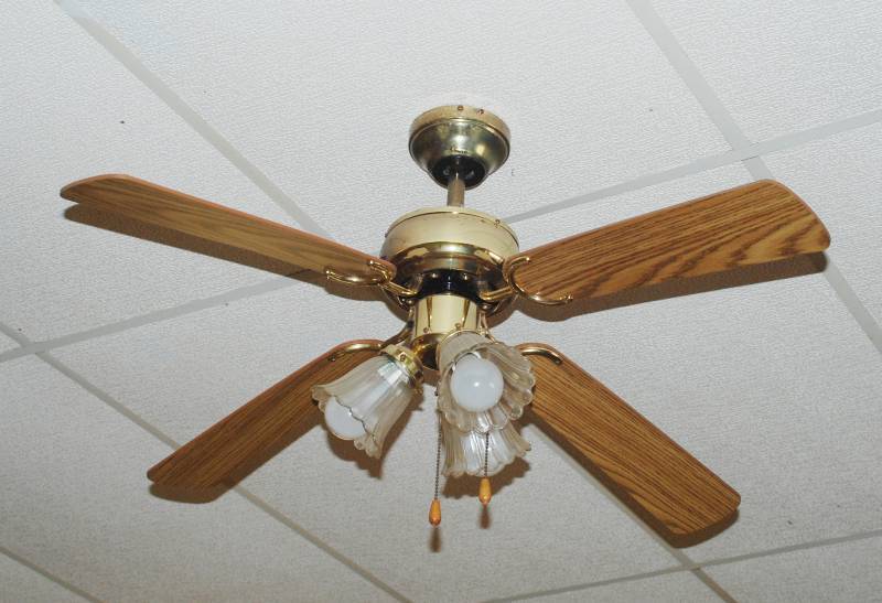 lot 5302 image: Ceiling Fan - 4 Blade