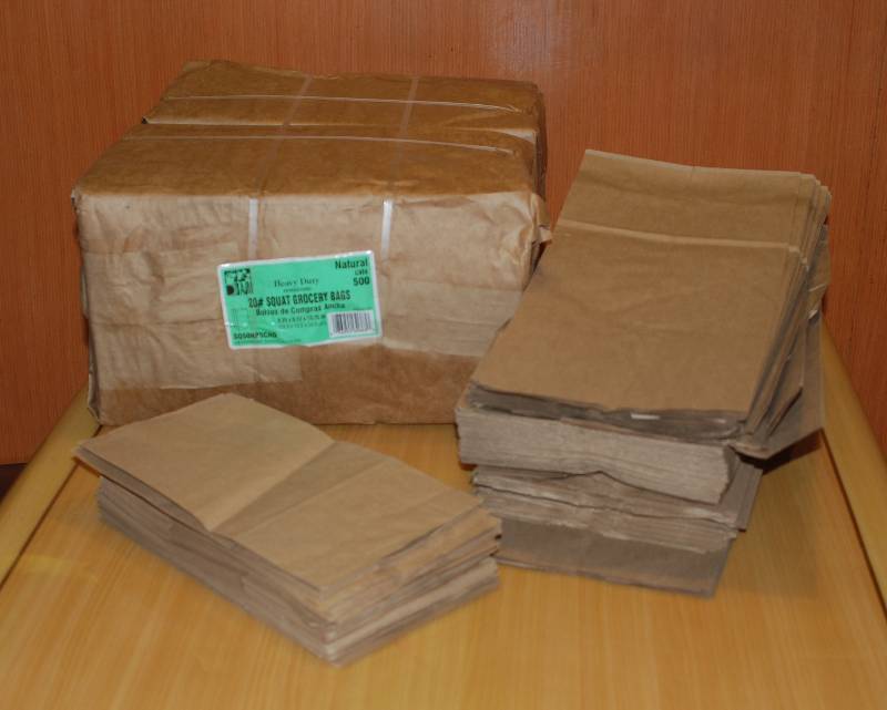 lot 5304 image: Lot of NEW Paper Bags for Carry Out - 2 sizes Lots of bags here