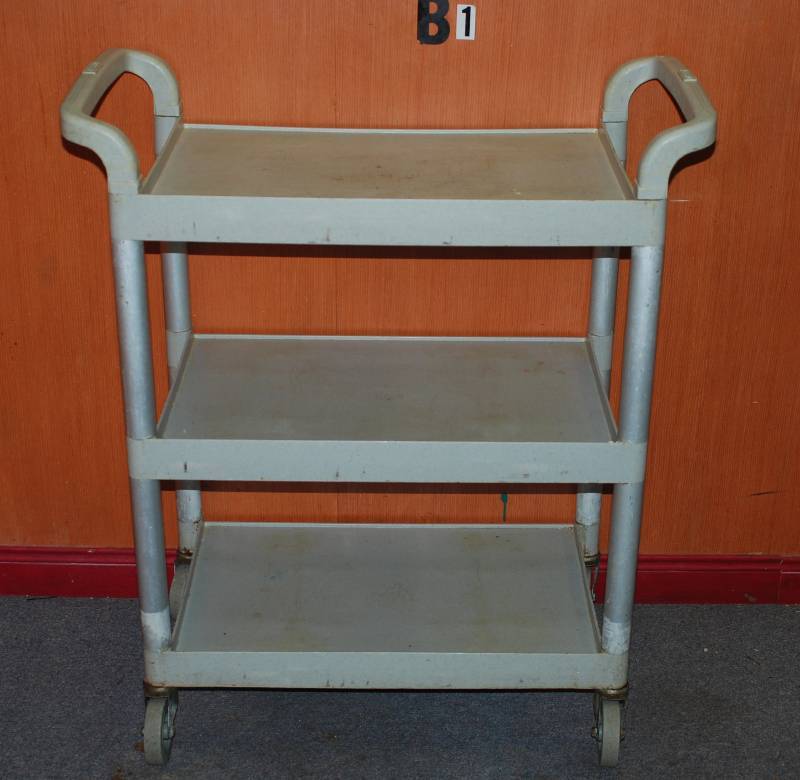 lot 5322 image: Cambro Commercial Restaurant Food Cart - On Wheels