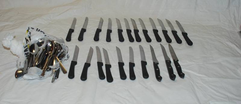 lot 5323 image: Lot of Spoons and Cutting Knives (approx 20) - See photos