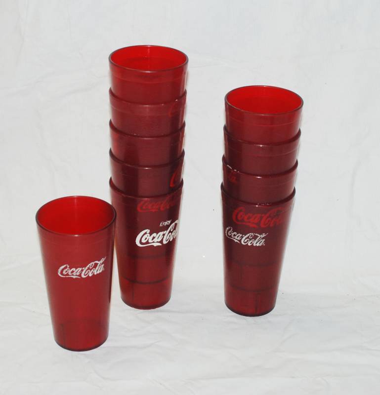lot 5094 image: Lot of 10 red Coca-Cola Tumblers - 20oz.