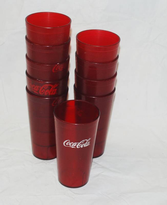 lot 5100 image: Lot of 10 red Coca-Cola Tumblers - 20oz.