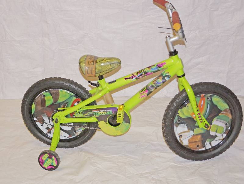lot 5123 image: Kids Bicycle -  NINJA TURTLES - w training wheels - Like new