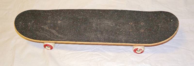 lot 5124 image: Skate Board - Power Rangers - Nice