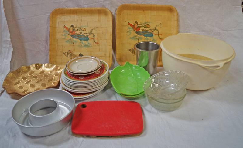 lot 5339 image: Lot of Misc Kitchen Ware - Plates, Etc. From Restaurant Kitchen - see photo