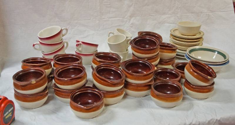 lot 5343 image: Lot of Ceramic Bowls and Cups - Some have chips - see pics