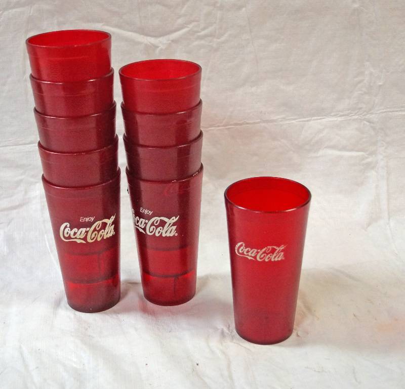 lot 5348 image: Lot of 10 - red Coca-Cola Tumblers 20 oz. Cups